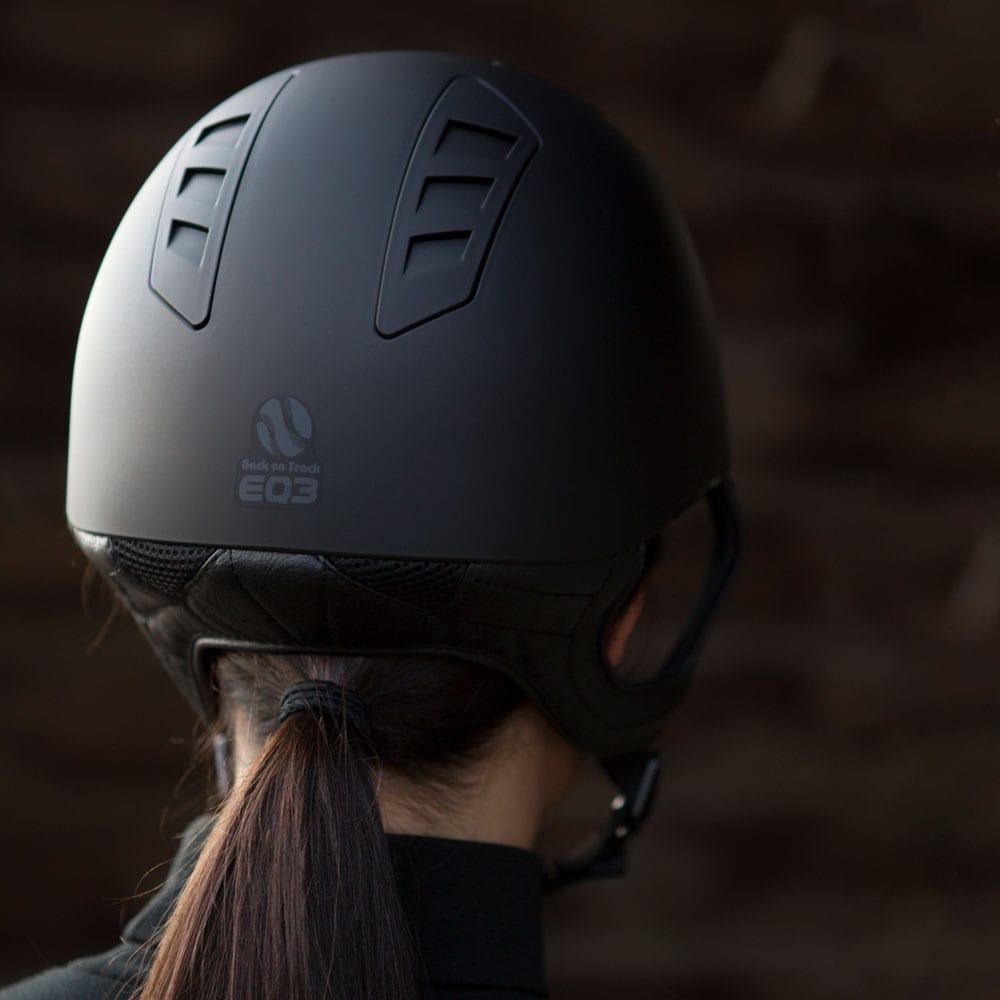 Ridehjelm VG1 EQ3 Mips Blank Back on Track®