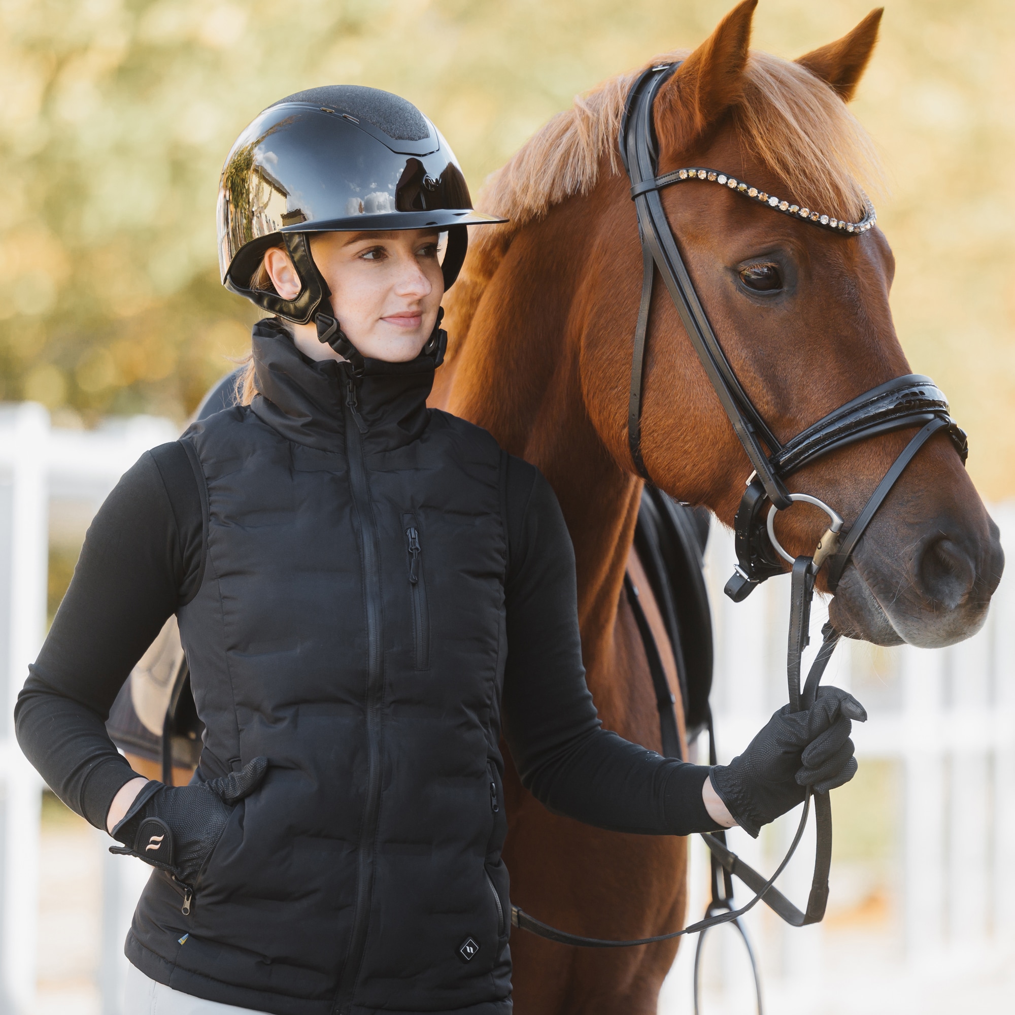 Ridehjelm Caracas Glossy Back on Track®